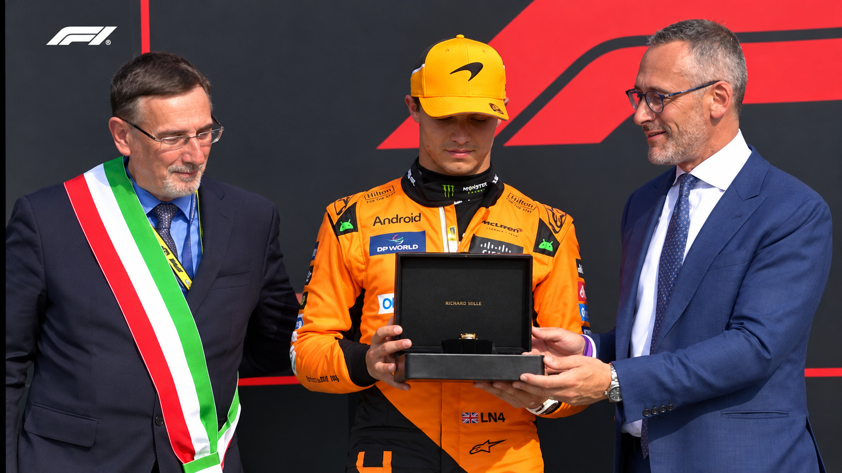 Premiazione di Lando Norris con L’Anello della Regina® — Monza 2024.